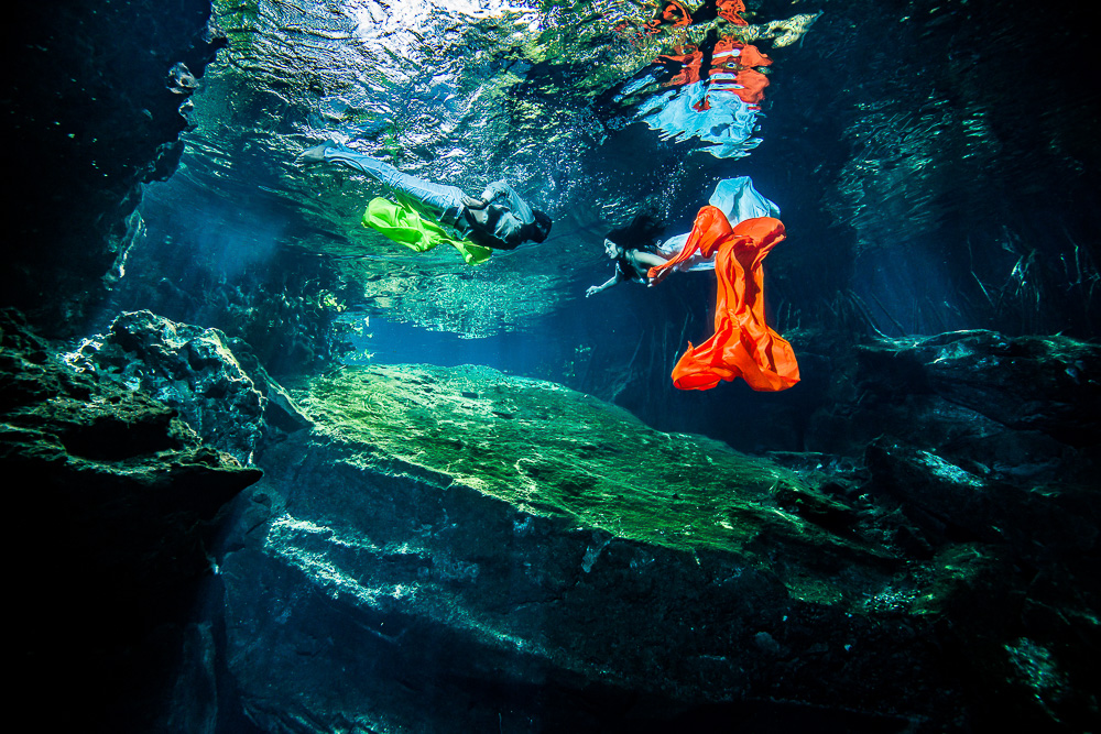 Engagement Underwater Photo Shoot - Millie and Rakesh