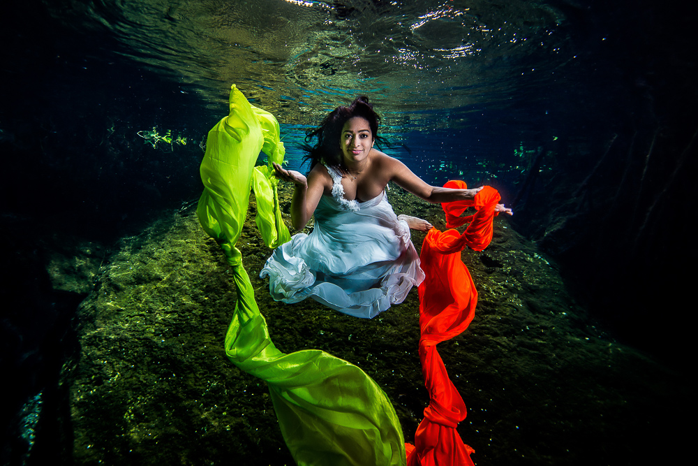 Engagement Underwater Photo Shoot - Millie and Rakesh