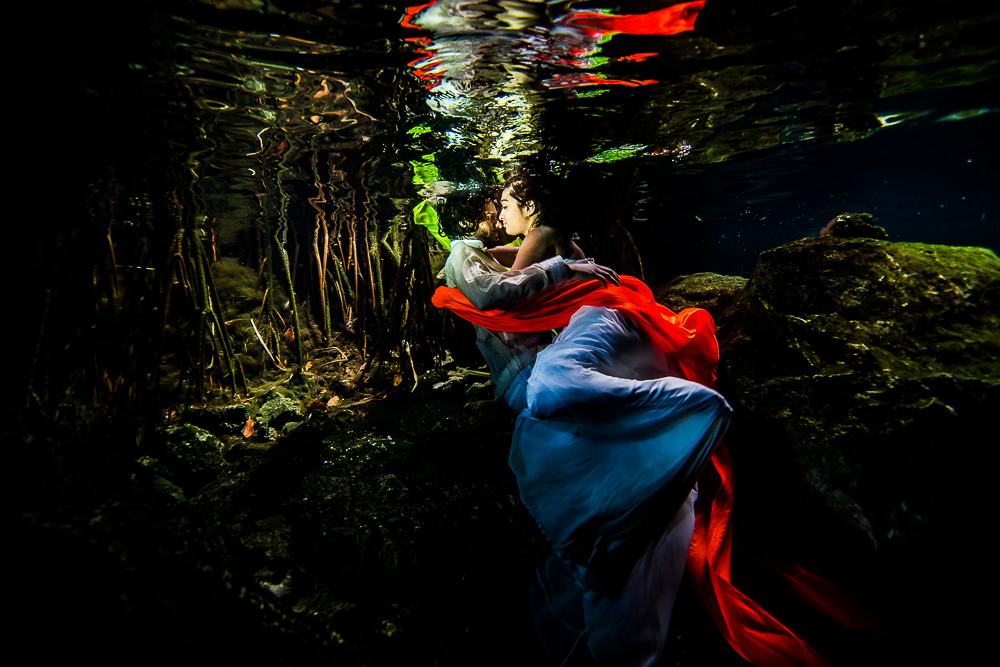 Engagement Underwater Photo Shoot - Millie and Rakesh