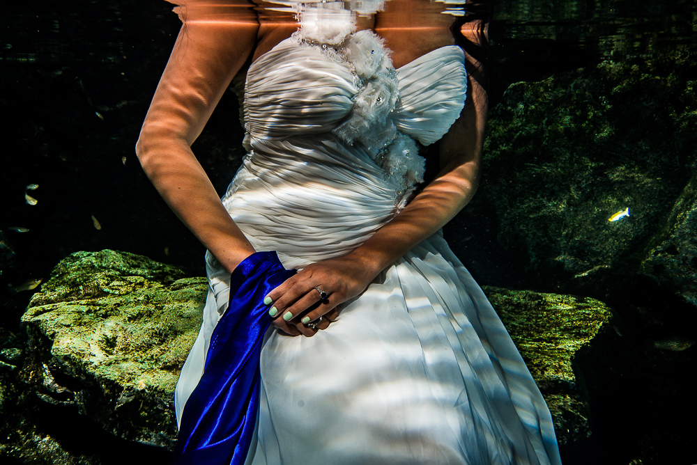 Engagement Underwater Photo Shoot - Millie and Rakesh