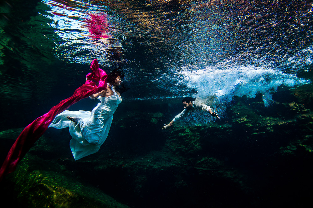 Engagement Underwater Photo Shoot - Millie and Rakesh